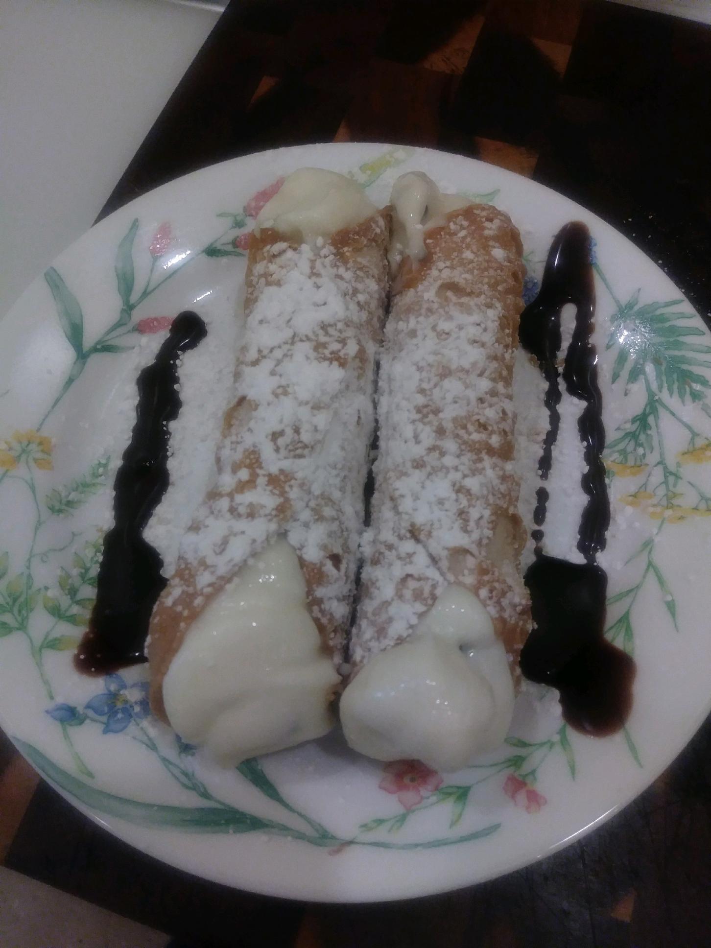 Order Cannoli food online from Nola Mia Gelato Cafe store, New Orleans on bringmethat.com