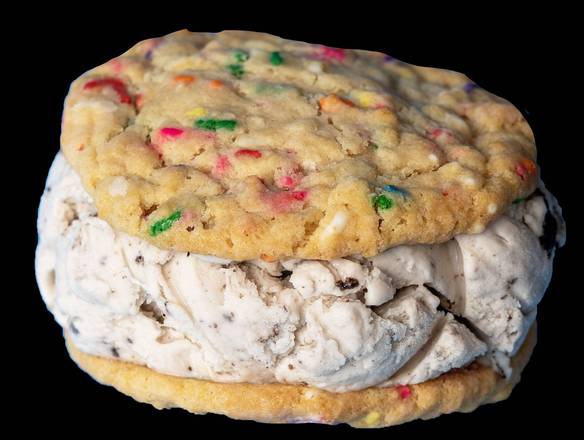 Order Funfetti Cookies w/ Cookies & Cream Ice Cream food online from The Baked Bear store, Edmond on bringmethat.com