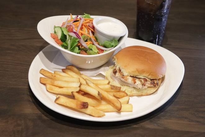 Order Kid Grilled Chicken Sandwich food online from Iron Hill Brewery & Restaurant store, Greenville on bringmethat.com