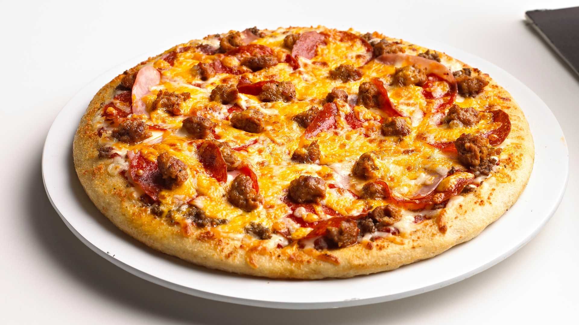 Order Mama Meata® Pizza - Individual 8" (6 Slices) food online from Boston Restaurant & Sports Bar store, Citrus Heights on bringmethat.com