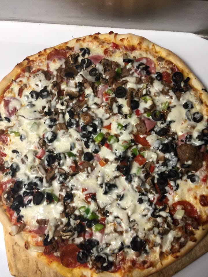 Order Veggie Pizza - Small 12'' food online from Frankie store, Georgetown on bringmethat.com