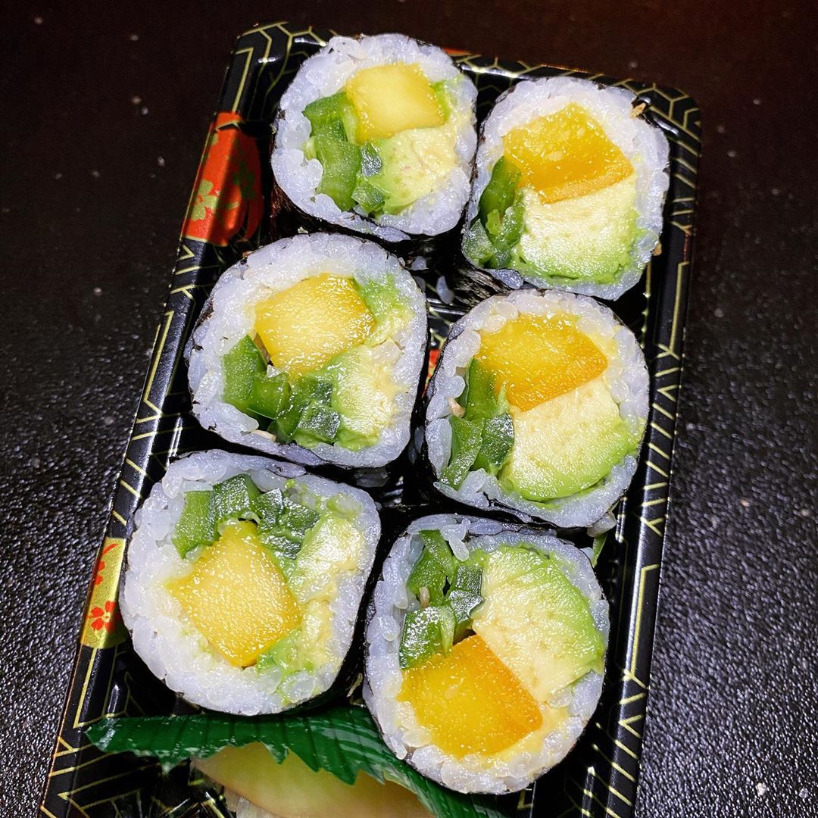 Order Avocado Jalapeno and Mango Roll food online from Sushi sushi store, New York on bringmethat.com