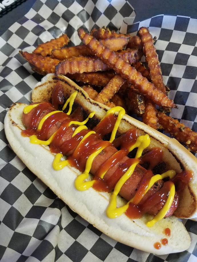 Order 1/4 pound Hot Dog food online from Hemi And Hogs Bar And Grill store, Medford on bringmethat.com