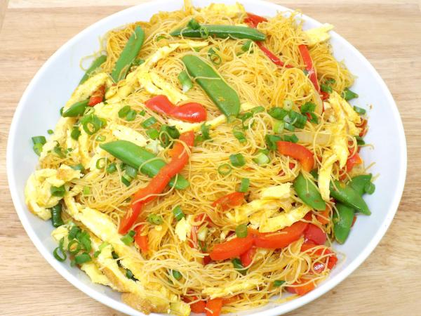 Order CS1. Singapore Noodles food online from Yummy Buffet store, Chicago on bringmethat.com