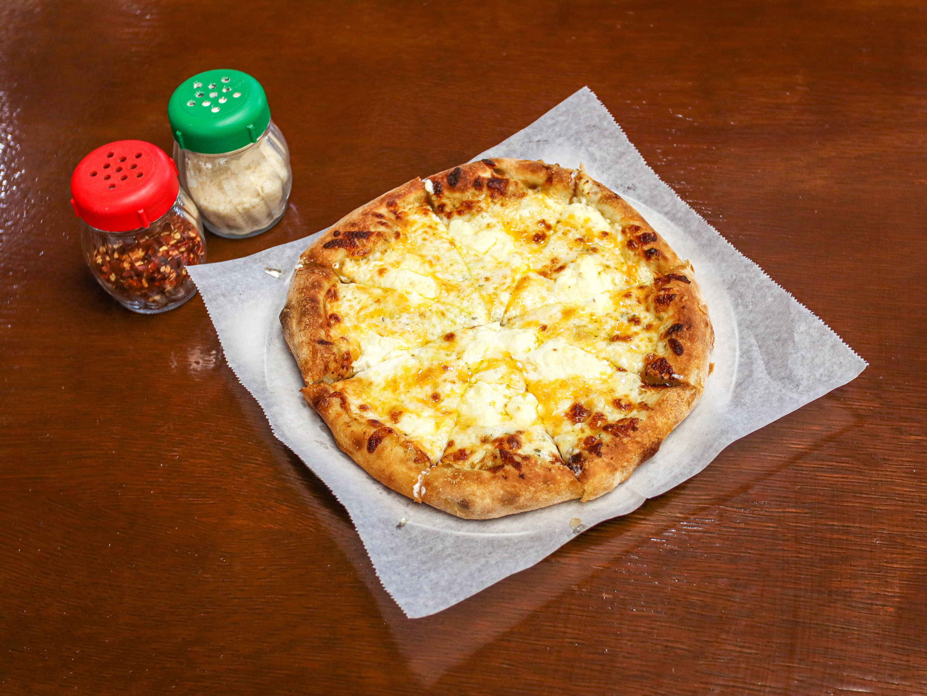 Order Cheese Lovers Pizza food online from Mama Z Pizzeria store, Chino Hills on bringmethat.com
