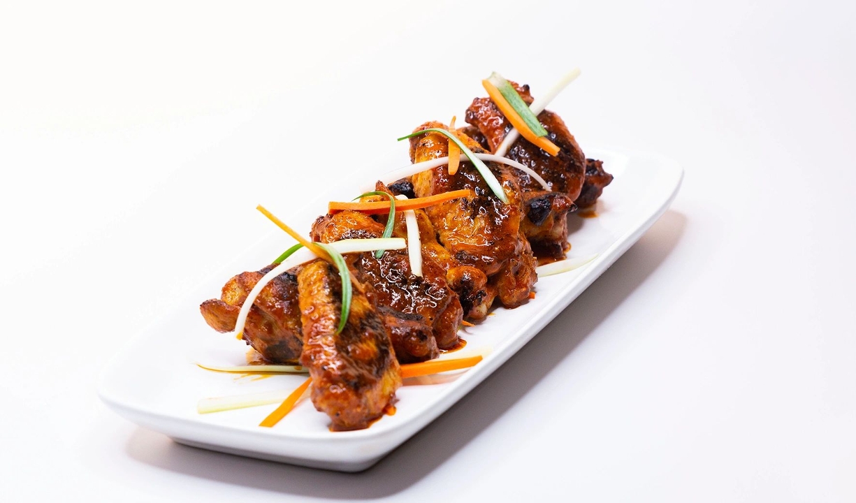 Order GRILLED WINGS food online from Avo's Grill store, Cliffside Park on bringmethat.com