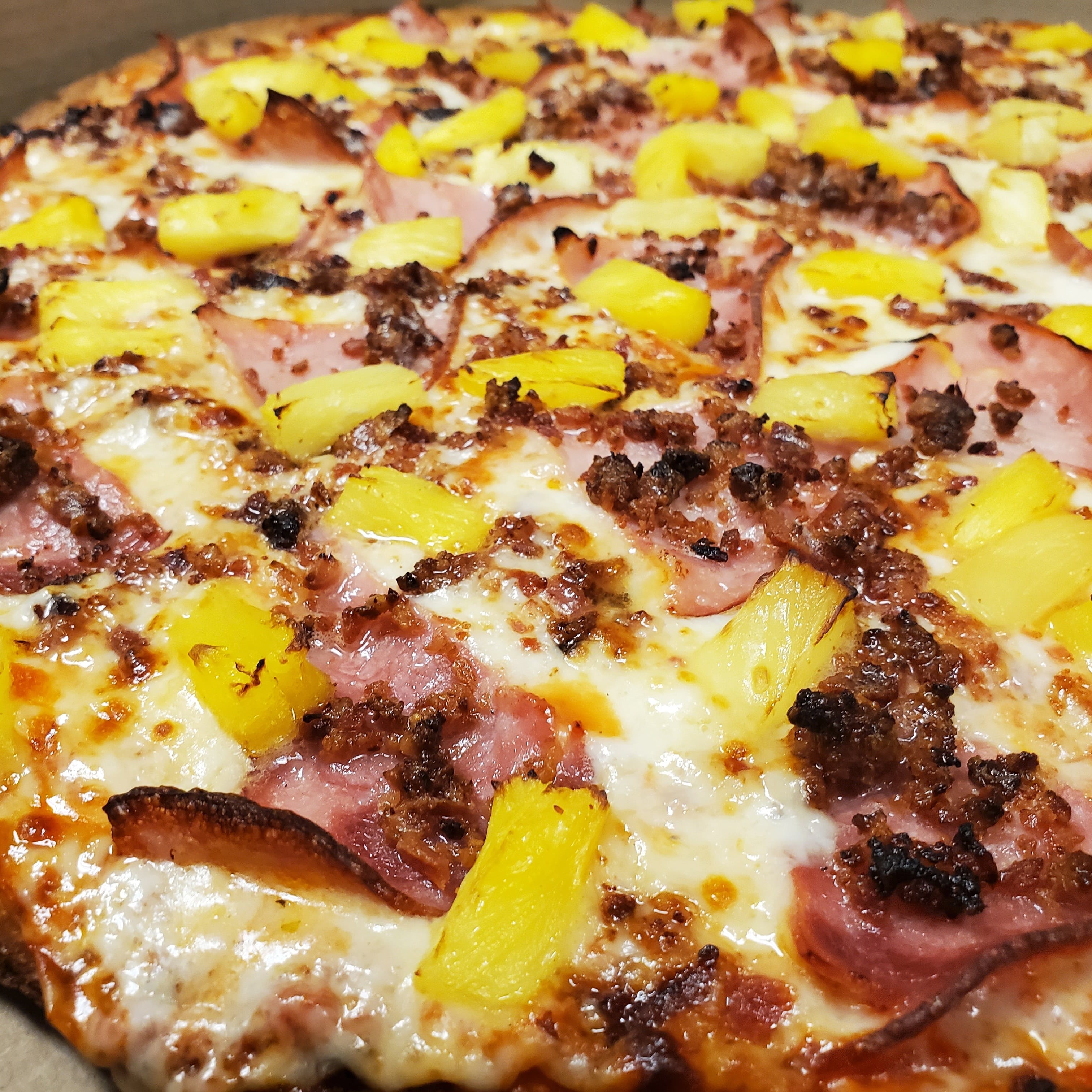 Order Hawaiian Pizza - Small 10" (6 Slices) food online from Pizzaroma store, Toledo on bringmethat.com