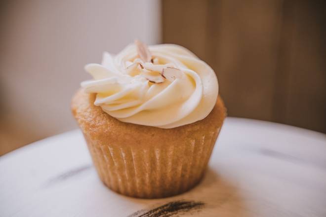 Order Amaretto Cupcakes food online from Rum Cakes Factory store, Plano on bringmethat.com