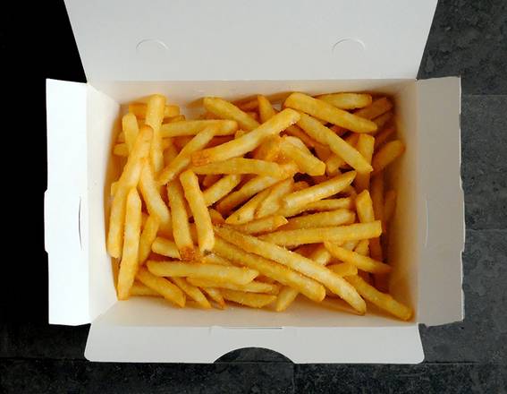 Order Basket of Fries food online from Arturo's Pizza store, Minneapolis on bringmethat.com