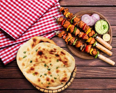 Order Chicken Tikka & Naan Bread  food online from Bowl-O-India store, Voorhees Township on bringmethat.com