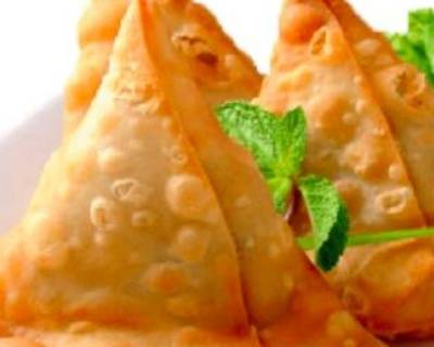 Order Vegetable Samosa (2PCS) food online from Taza Kabab & Curry store, Norristown on bringmethat.com