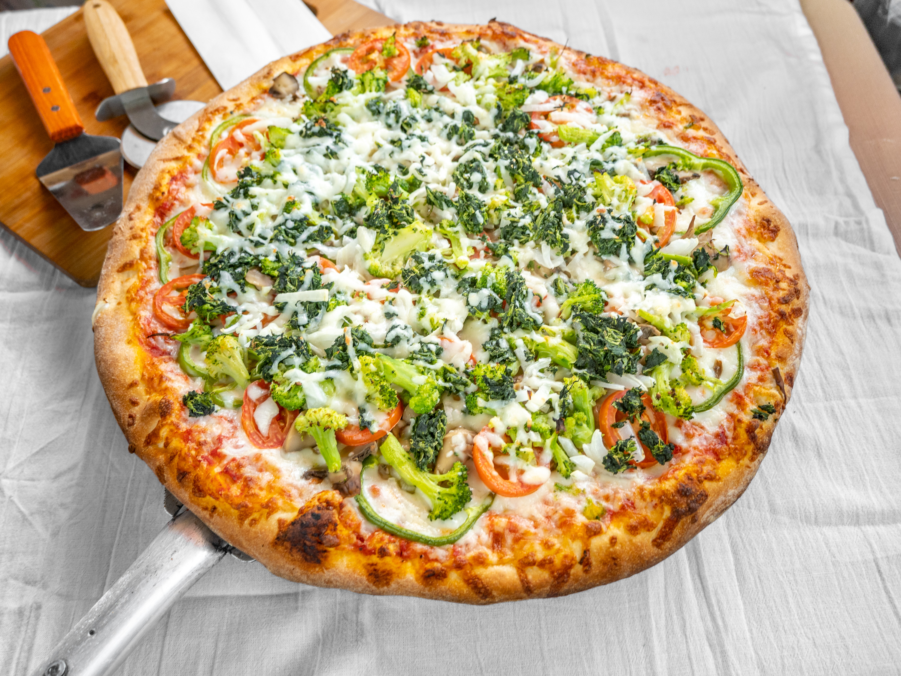 Order Vegetarian Pizza food online from Alltown Pizza store, Glenolden on bringmethat.com