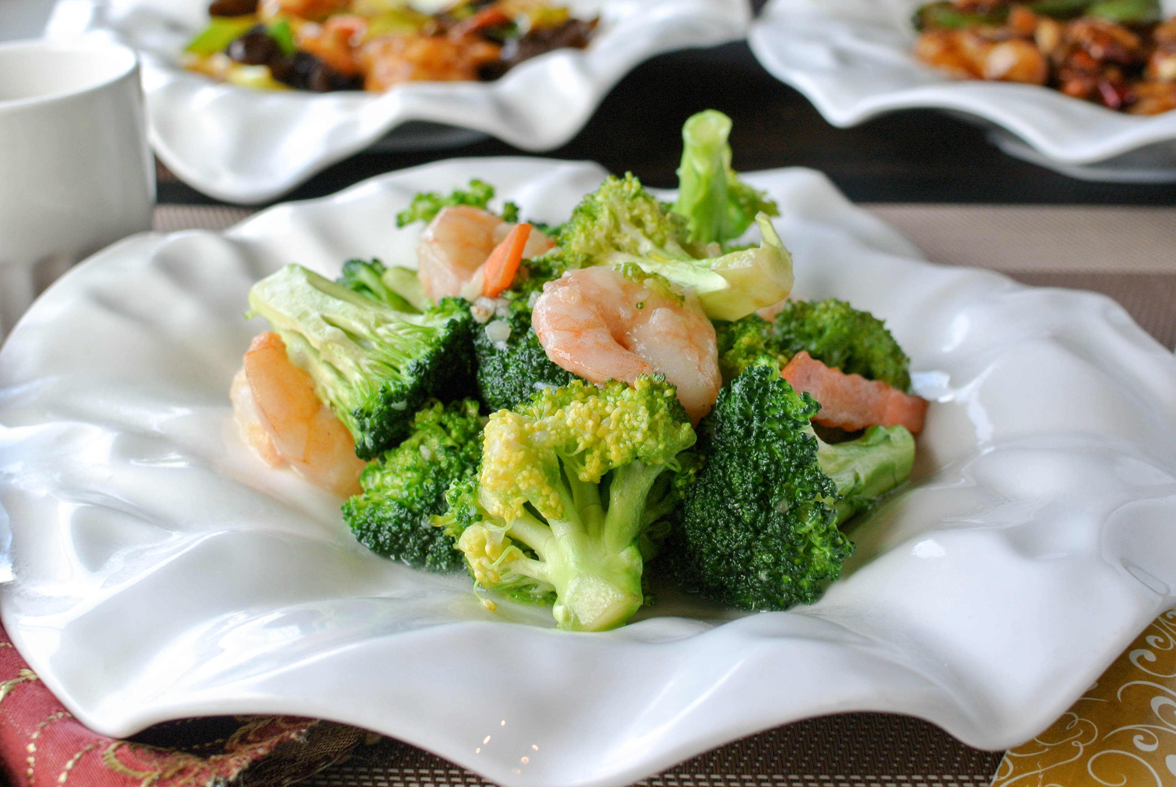 Order Broccoli Shrimp 芥蘭蝦仁 food online from Fey Restaurant store, Menlo Park on bringmethat.com