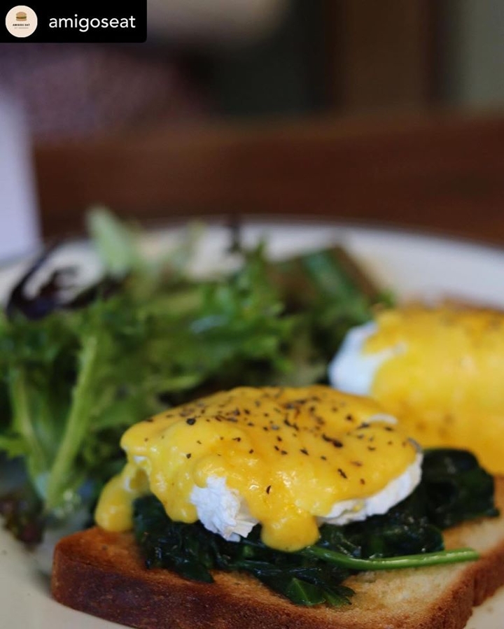 Order Eggs Benedict w/ Salmon food online from Paul French Bakery & Cafe store, Washington on bringmethat.com