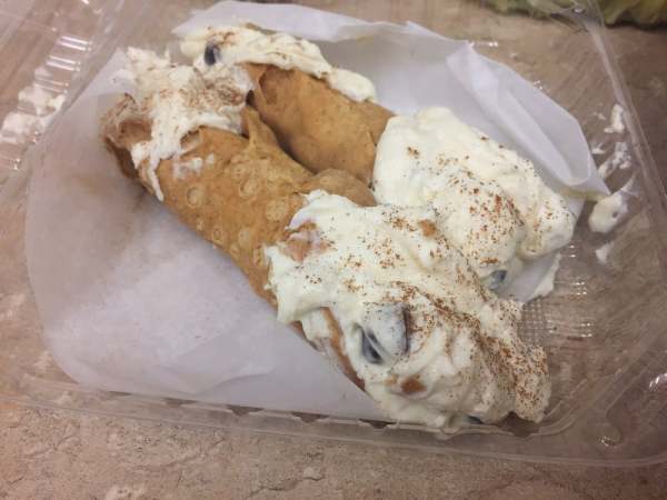 Order Cannoli food online from Fratelli's Pizza store, North Hills on bringmethat.com