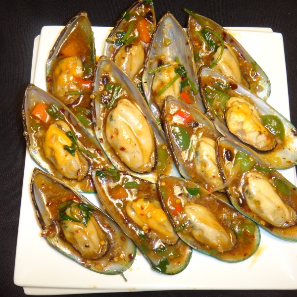 Order CS6. New Zealand Mussels food online from Great Wok store, Charlotte on bringmethat.com