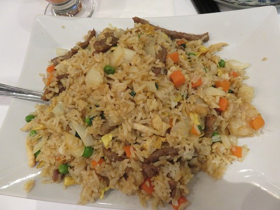 Order 24. House Special Fried Rice food online from Jade Express Chinese Restaurant store, Shreveport on bringmethat.com