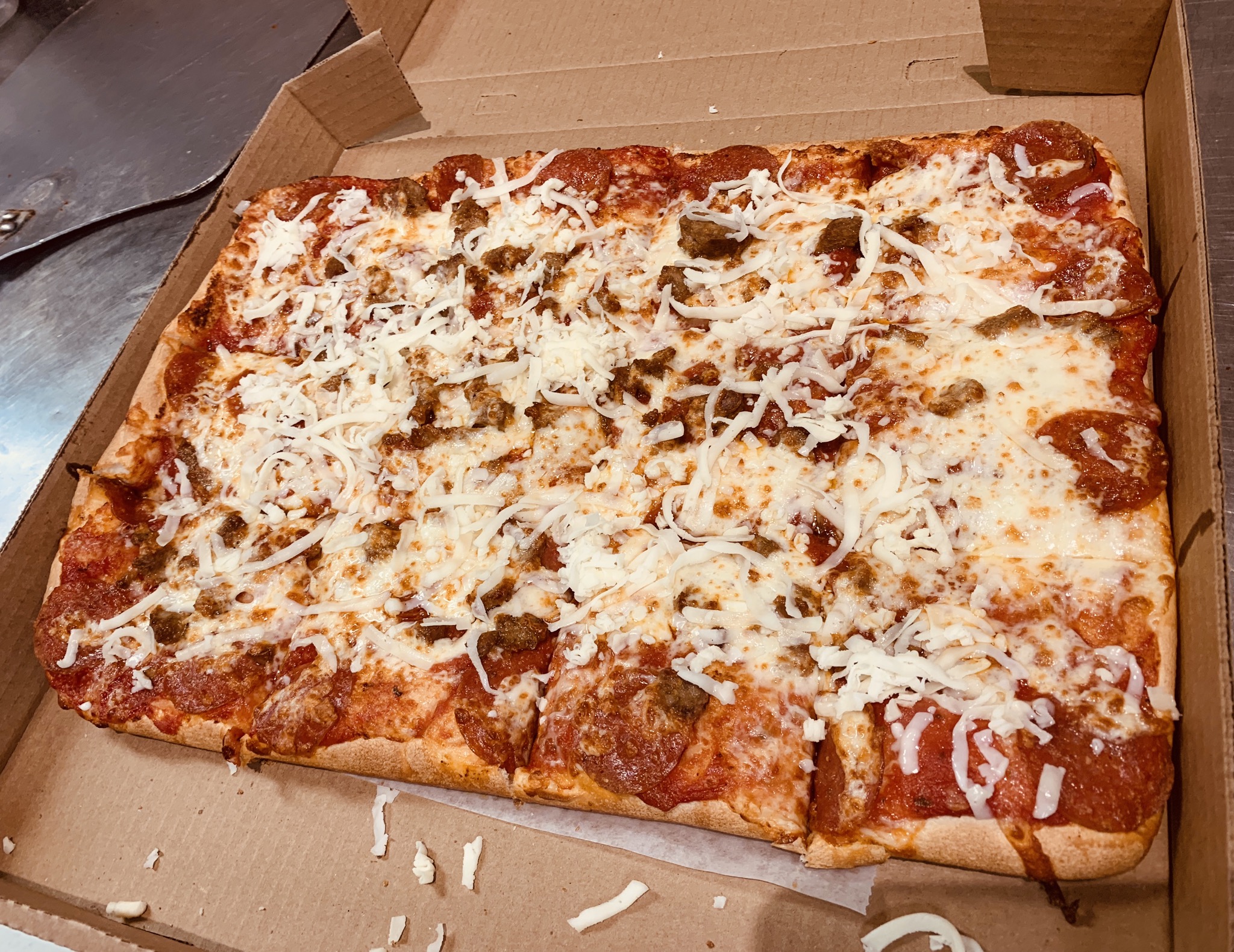 Order 12x16 Square Cut food online from Country Style Pizza store, Bridgeville on bringmethat.com