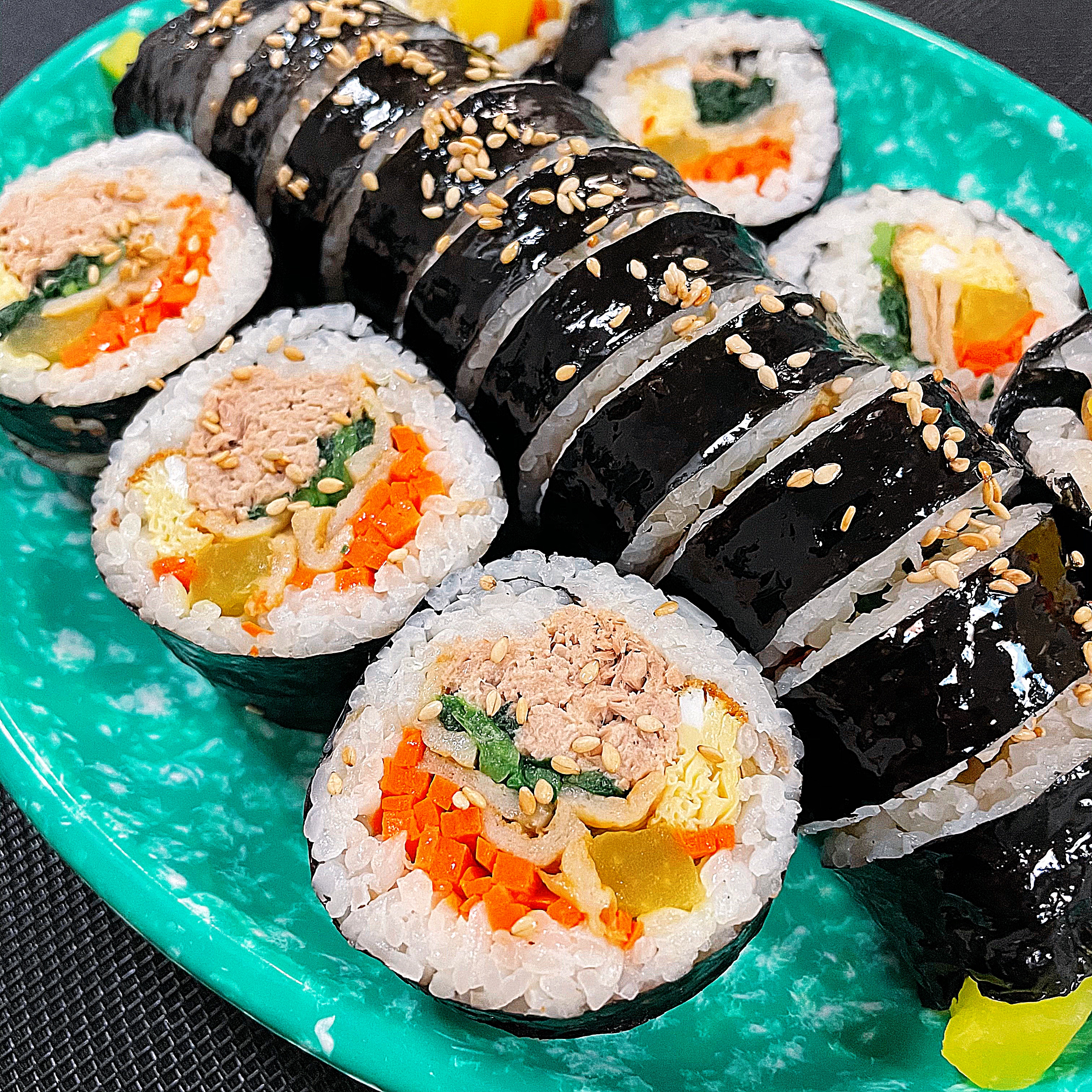 Order Tuna and Veggies Roll food online from JP Gold Catering store, Las Vegas on bringmethat.com