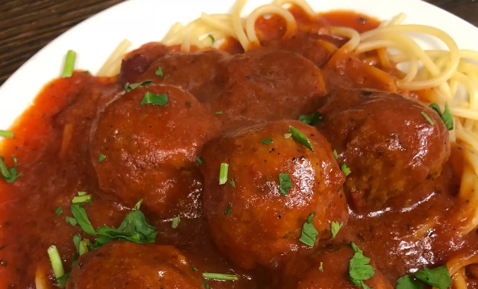 Order Spaghetti & Meatballs food online from Moms Restaurant store, Trenton on bringmethat.com