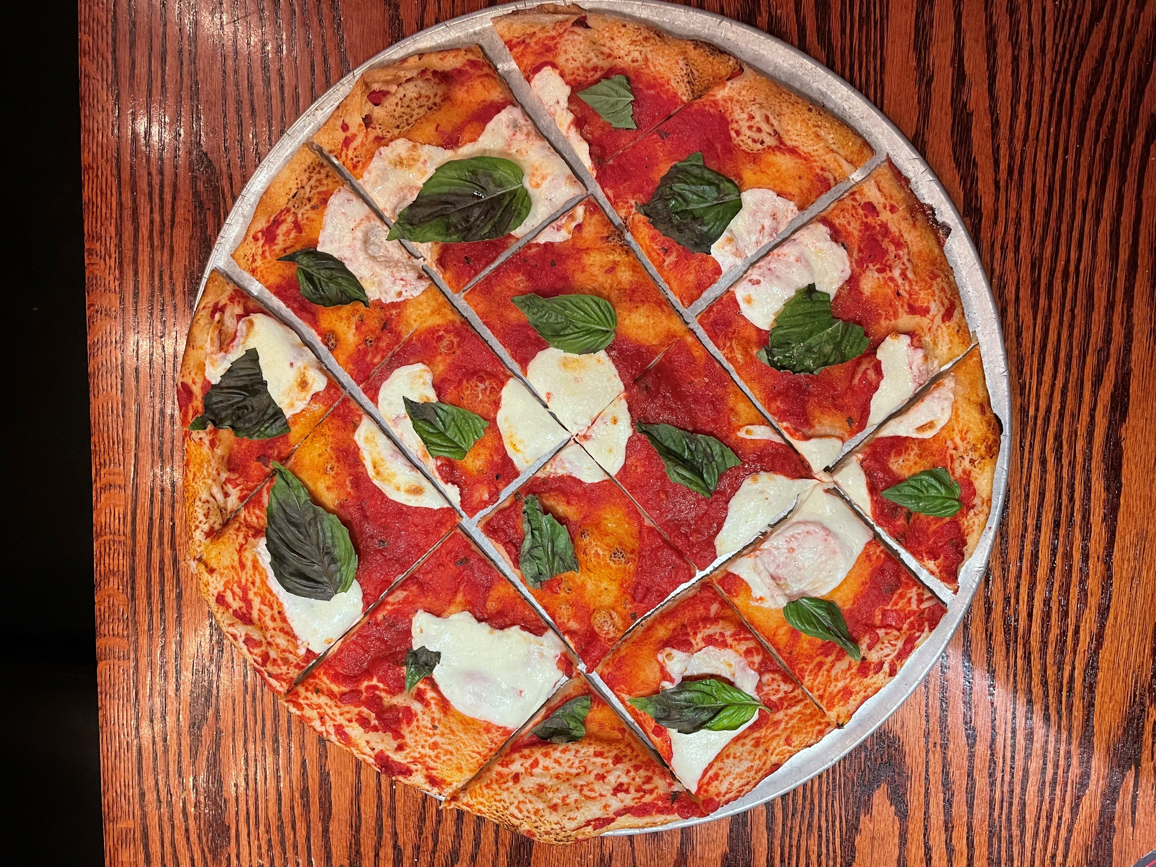 Order Individual Margherita Thin Crust Pizza food online from Uno Pizzeria & Grill store, Norfolk on bringmethat.com