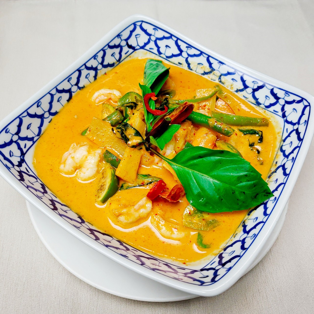 Order Red Curry food online from Thai Villa store, New York on bringmethat.com