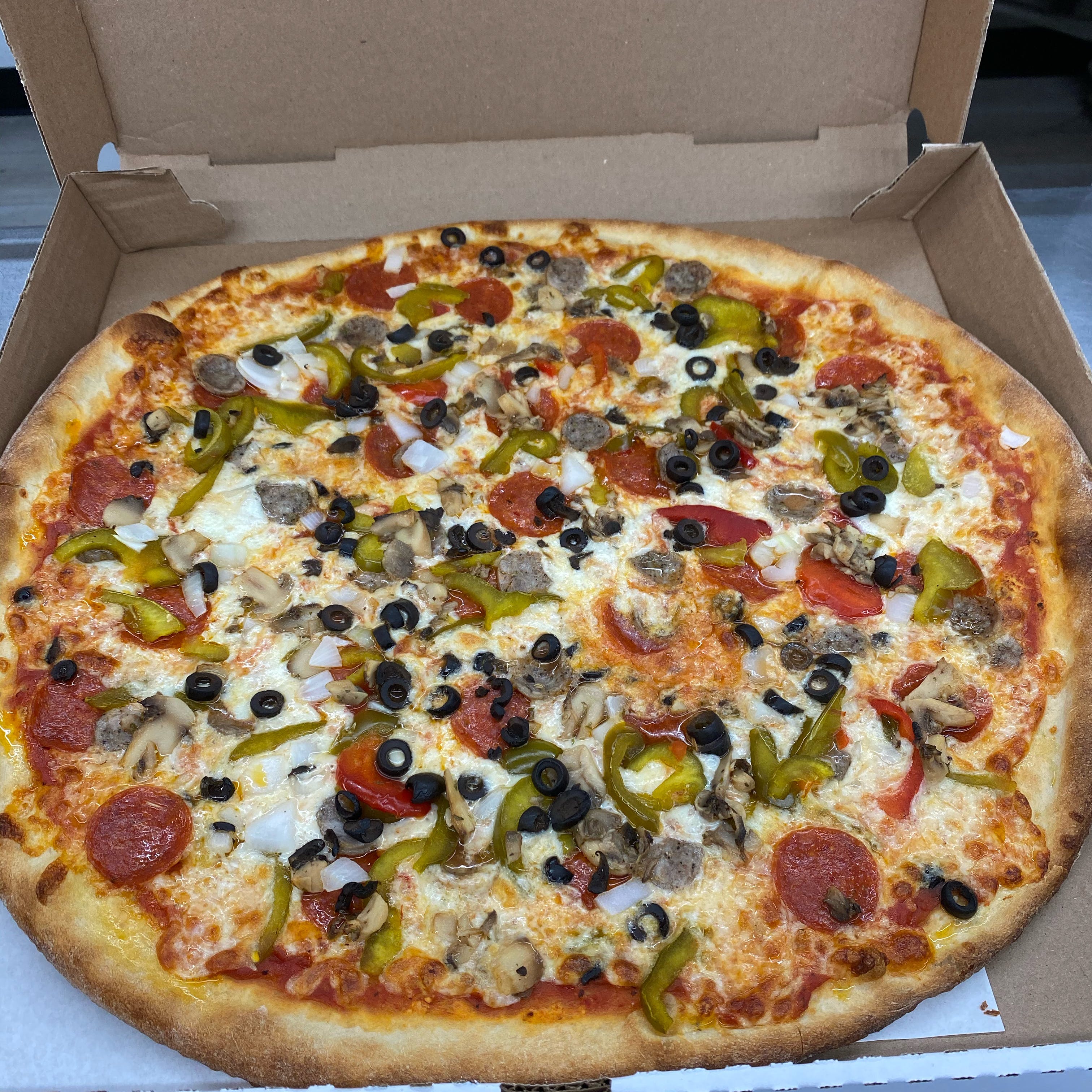 Order Special Pizza - Small 14'' food online from Andre's Pizza store, Oxford on bringmethat.com