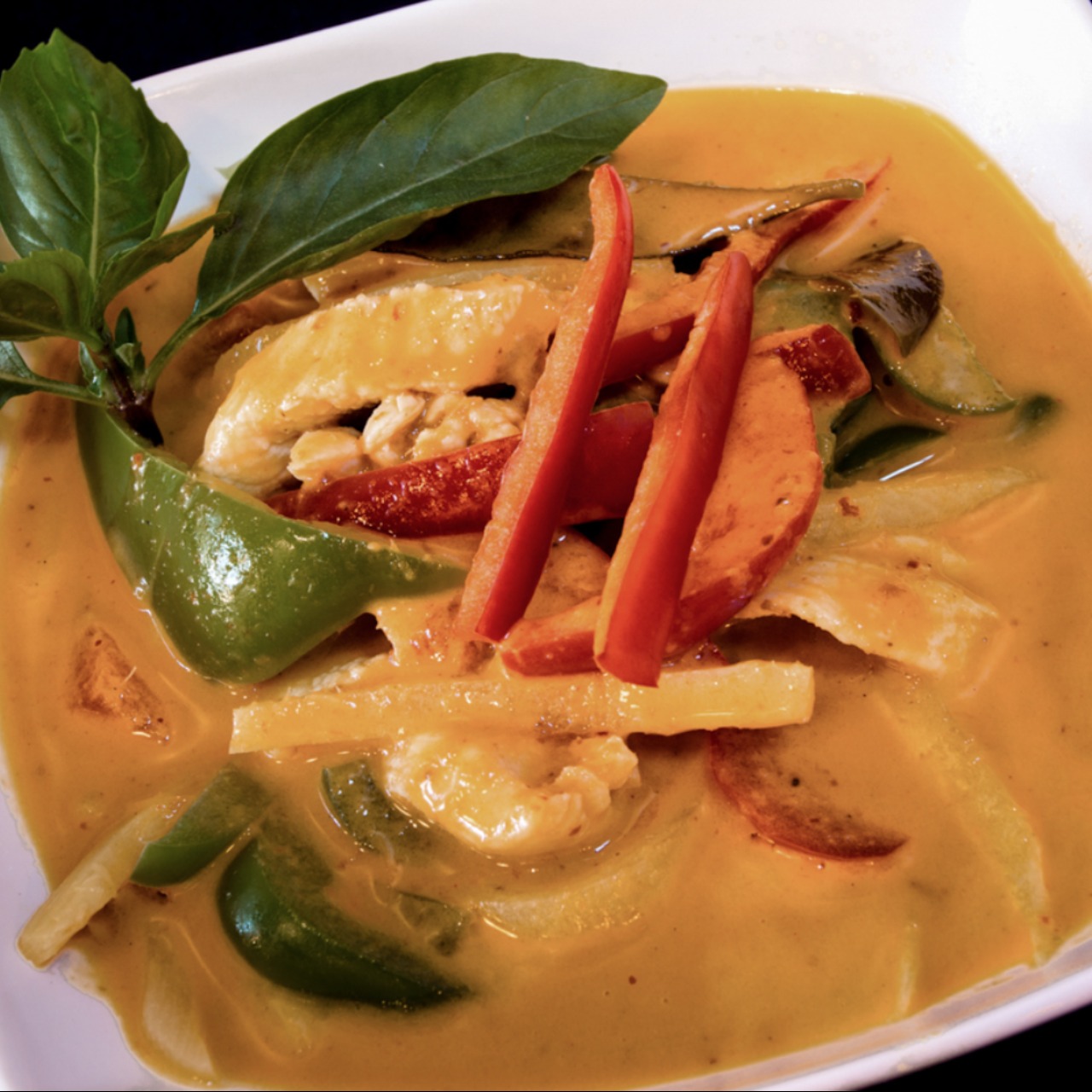 Order 28. Red Curry food online from Chabaa Thai Cuisine store, San Francisco on bringmethat.com
