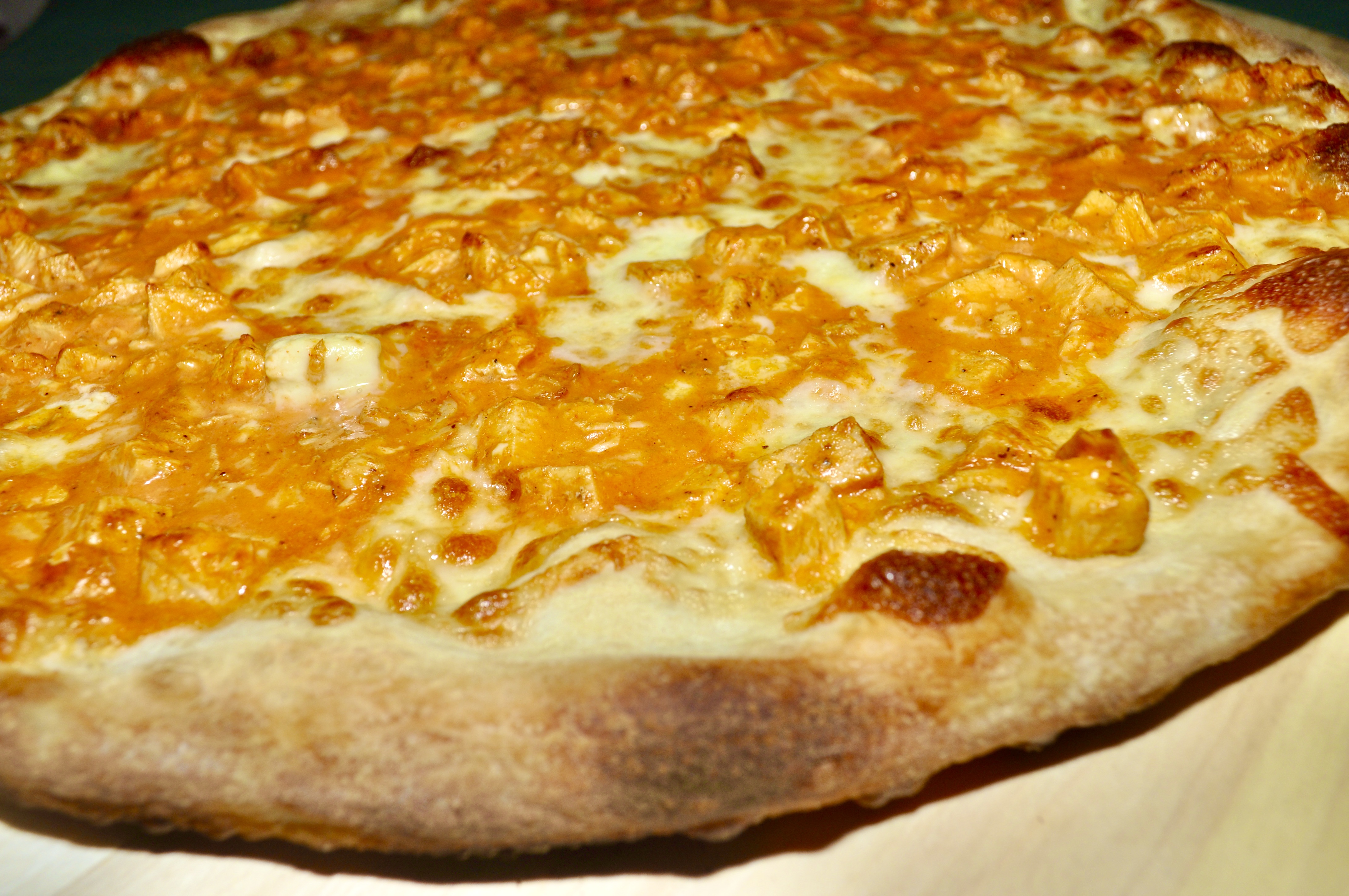 Order 16" Buffalo Chicken Pizza  food online from Illianos Grill store, Norwich on bringmethat.com