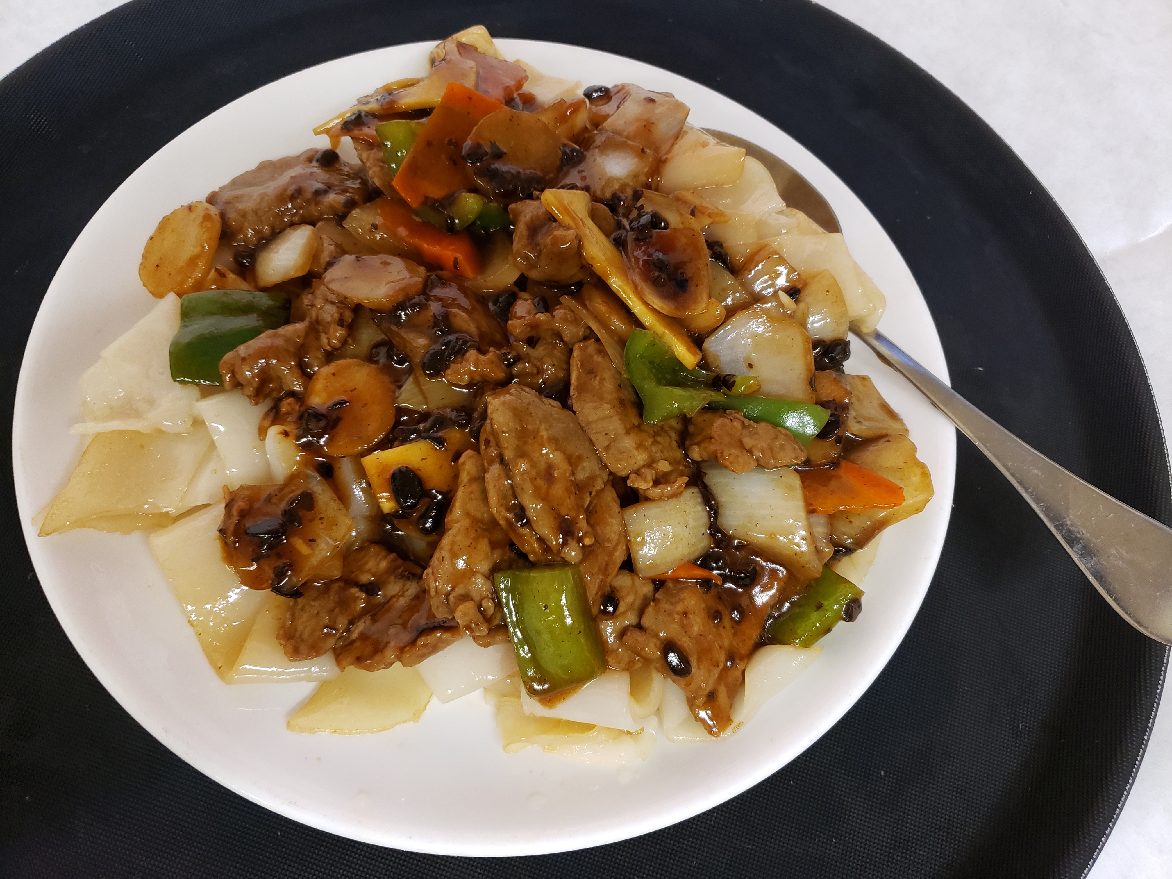 Order Beef with Rice Noodle in Black Bean Sauce 豆豉炒牛河 food online from Jade Palace store, Louisville on bringmethat.com