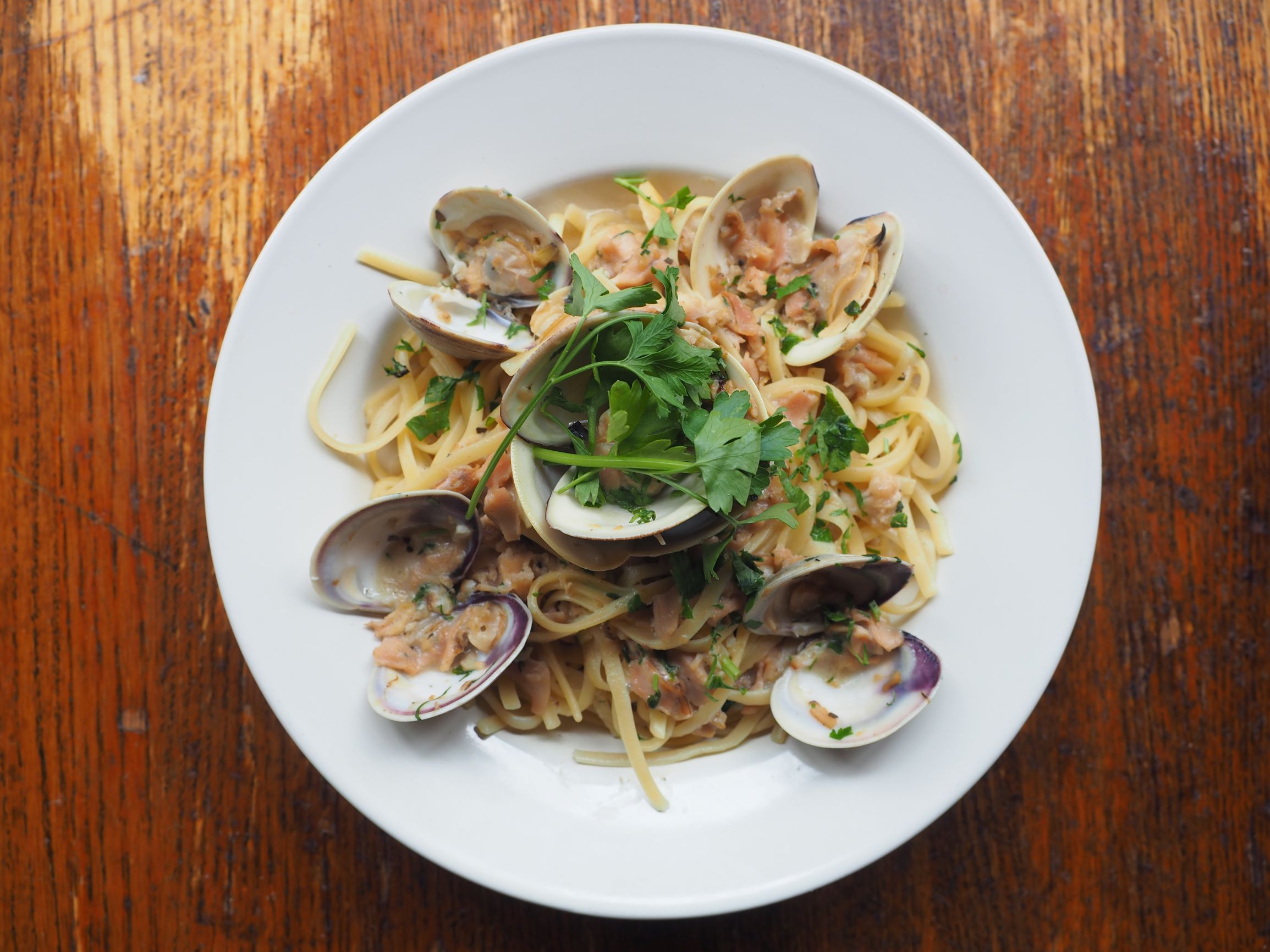 Order Linguine alla Vongole food online from Don giovanni ristorante catering store, New York on bringmethat.com