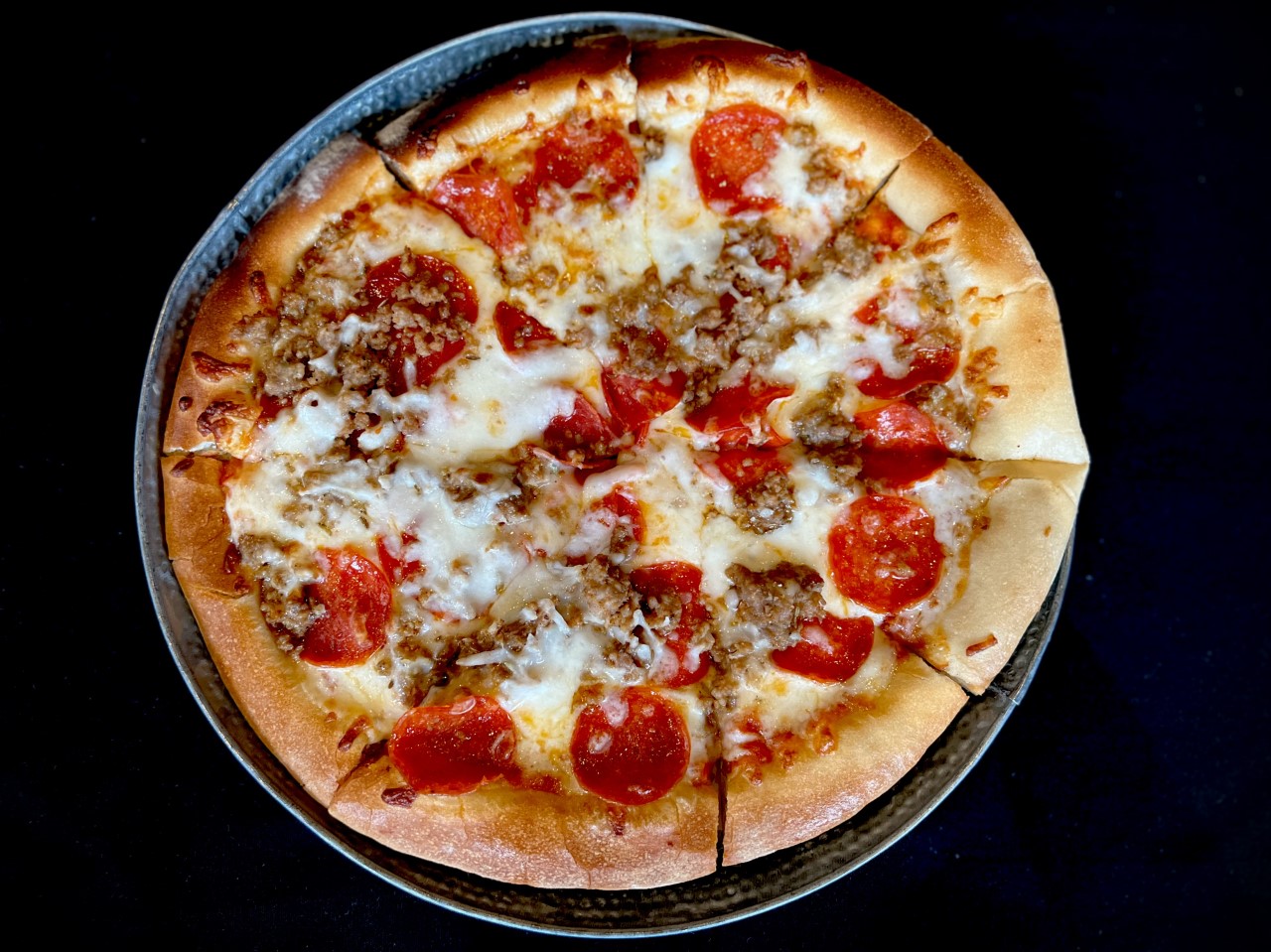 Order Sausage & Pepperoni Pizza food online from Claim Jumper store, Clackamas on bringmethat.com
