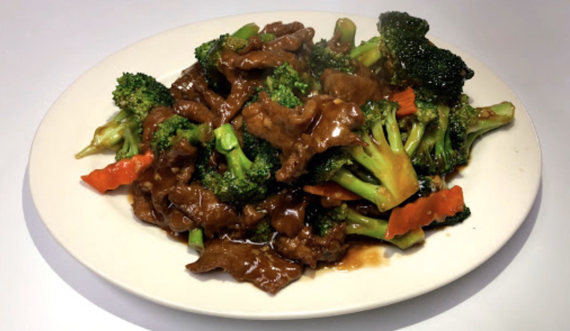 Order 72. Broccoli Beef food online from Mei-Don Chinese Cuisine store, Santa Rosa on bringmethat.com