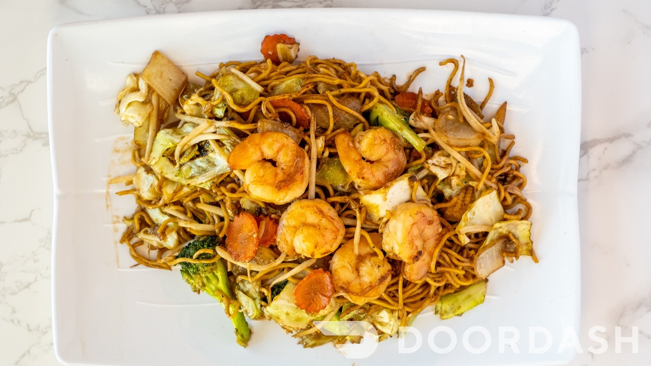Order Chow Mein food online from Shandra Thai Cuisine store, Palmdale on bringmethat.com
