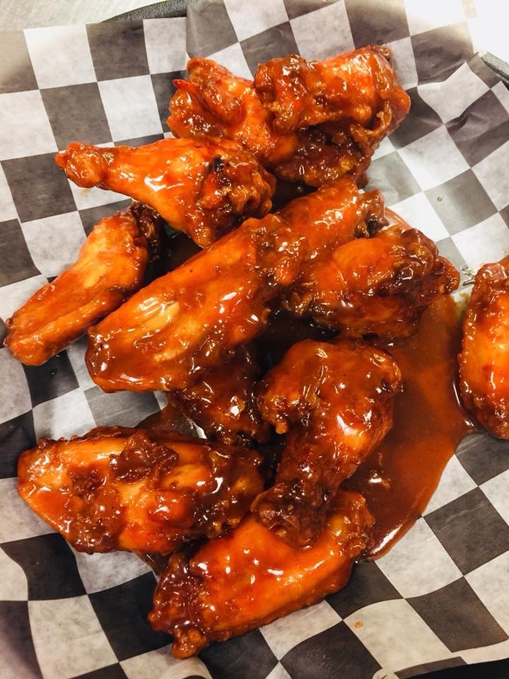Order Regular Wings food online from Mojo Pub -N- Grill store, Youngstown on bringmethat.com