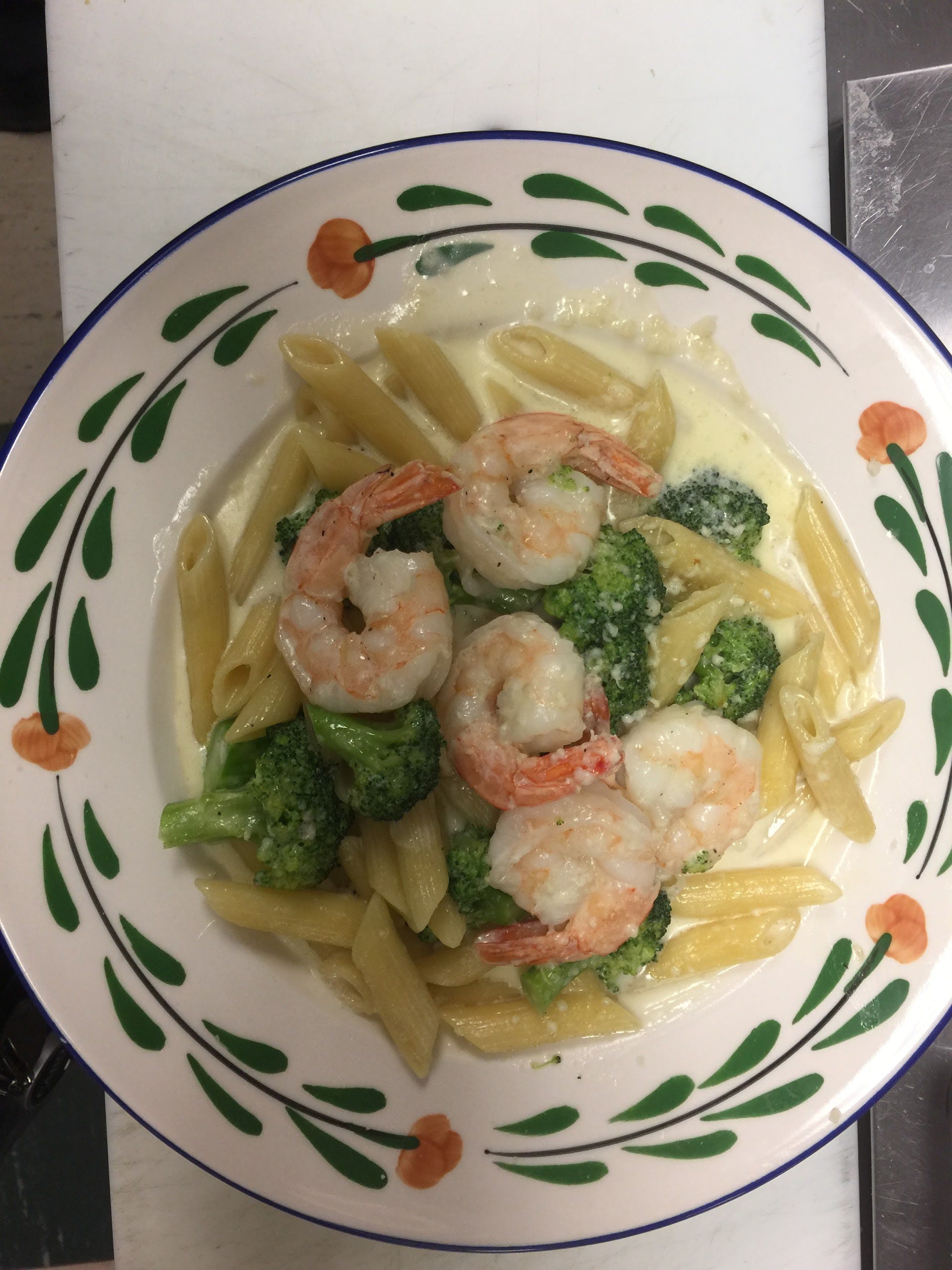 Order Shrimp & Broccoli Alfredo - Entree food online from Alba Pizza store, Browns Mills on bringmethat.com