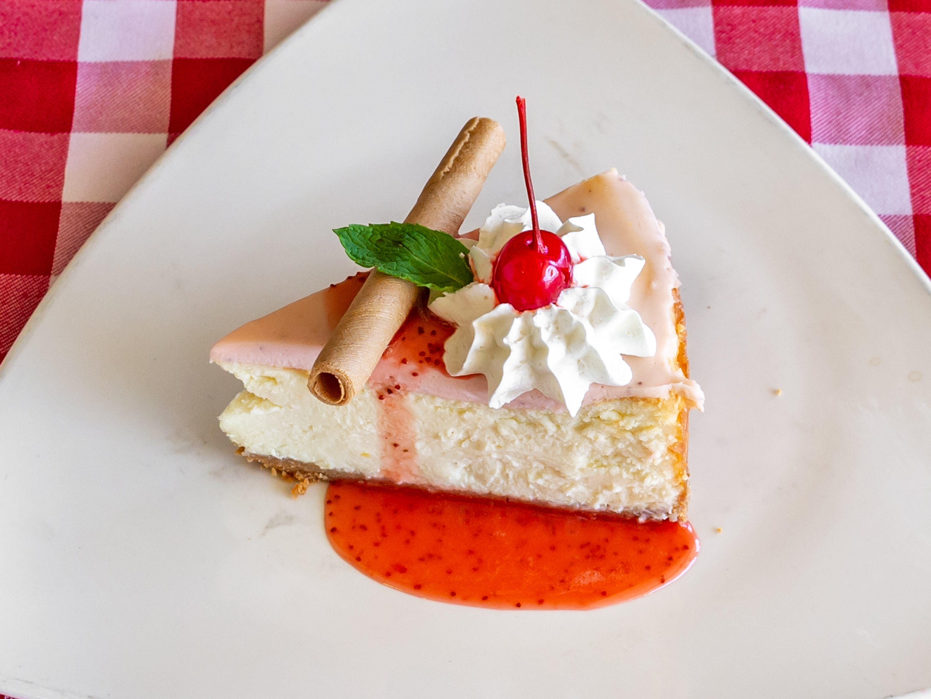Order Homemade Cheesecake food online from Giorgio's store, San Jose on bringmethat.com