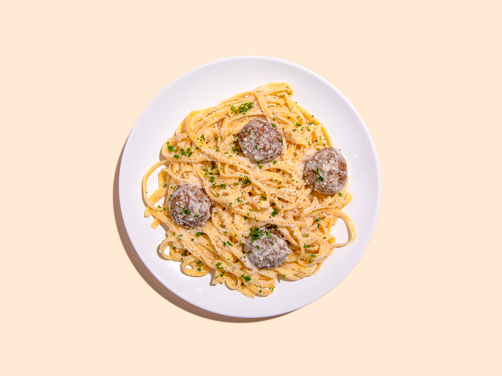 Order Fettucine Alfredo with Meatballs food online from Ma's Meatballs store, Floral Park on bringmethat.com