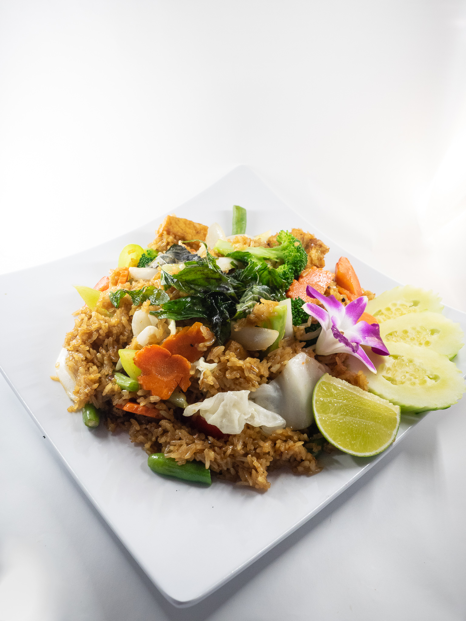 Order Basil Fried Rice food online from Karakade Thai Cuisine store, Redwood City on bringmethat.com