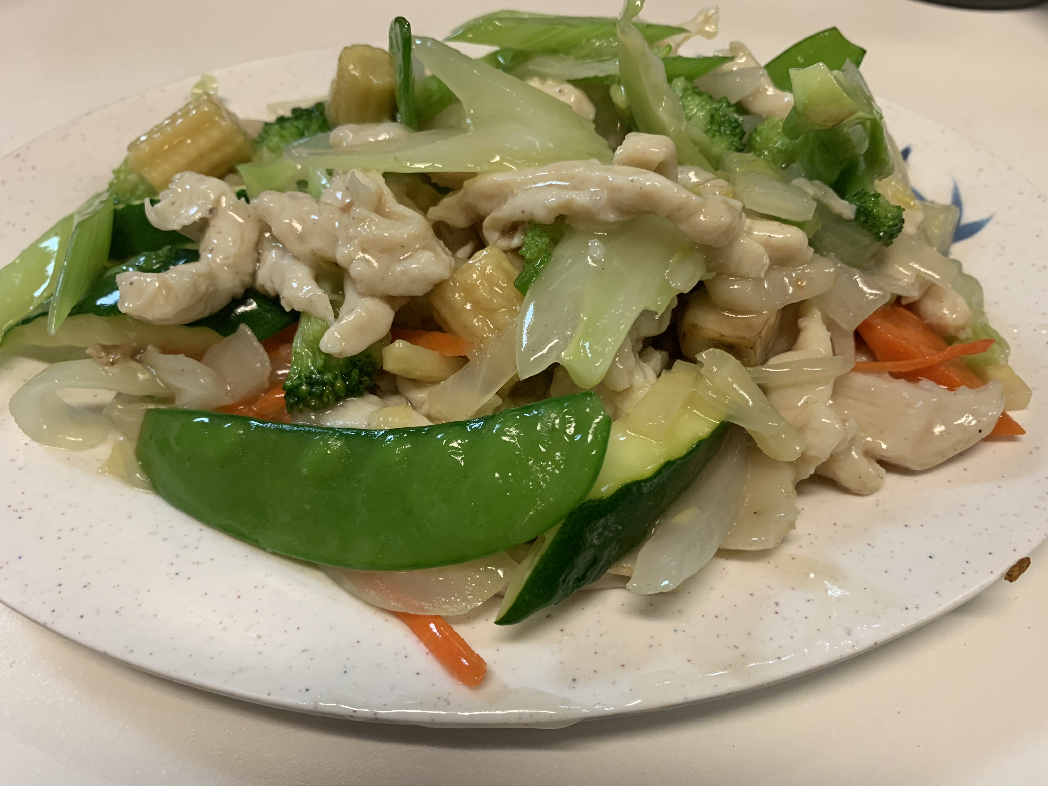 Order 19. Chicken Chop Suey food online from Tsing Tao Chinese Cuisine store, Mesa on bringmethat.com