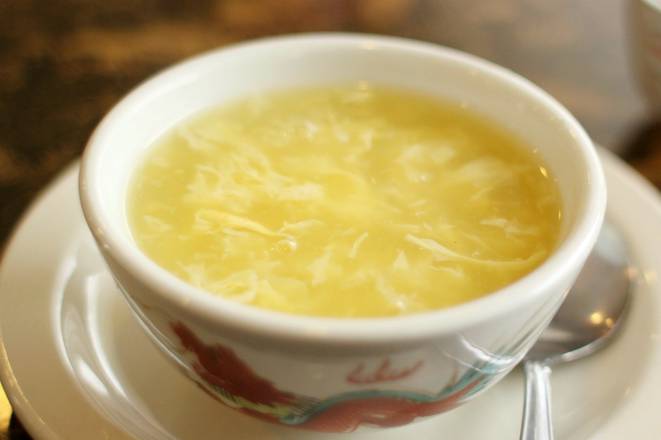 Order 7. 32 oz. Egg Flower Soup food online from Rising Sun Chinese Food store, Foothill Ranch on bringmethat.com