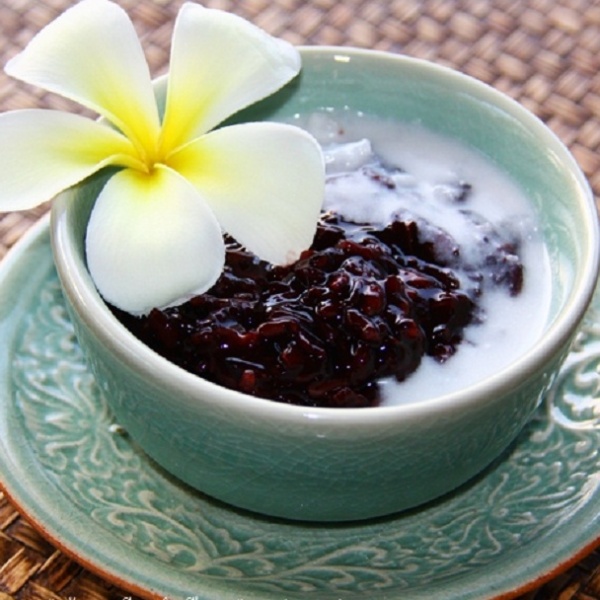 Order Black Sticky Rice with Coconut Milk food online from Sea Thai store, Seattle on bringmethat.com