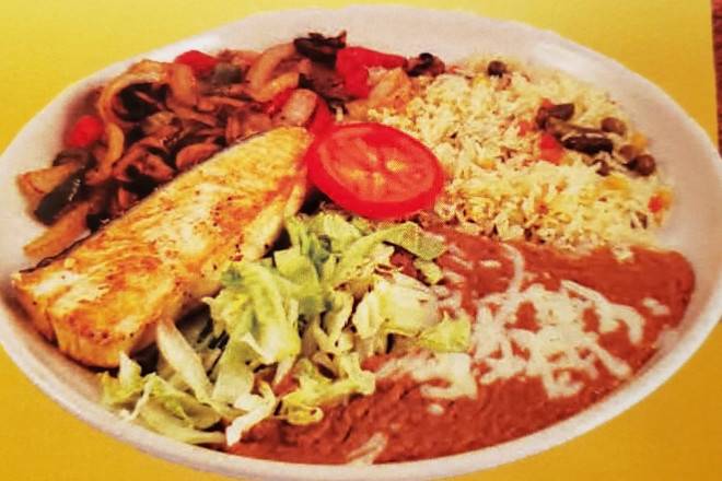 Order Pescado Veracruz food online from Ixtapa Grill Family Mexican Restaurant store, Hamden on bringmethat.com