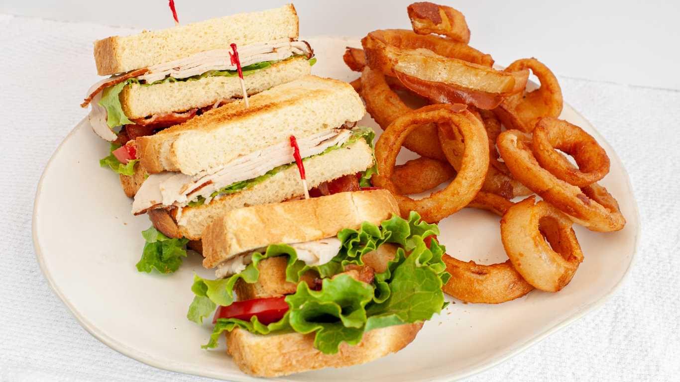 Order Turkey Club Sandwich food online from Countryside Pizza & Grill store, Eugene on bringmethat.com