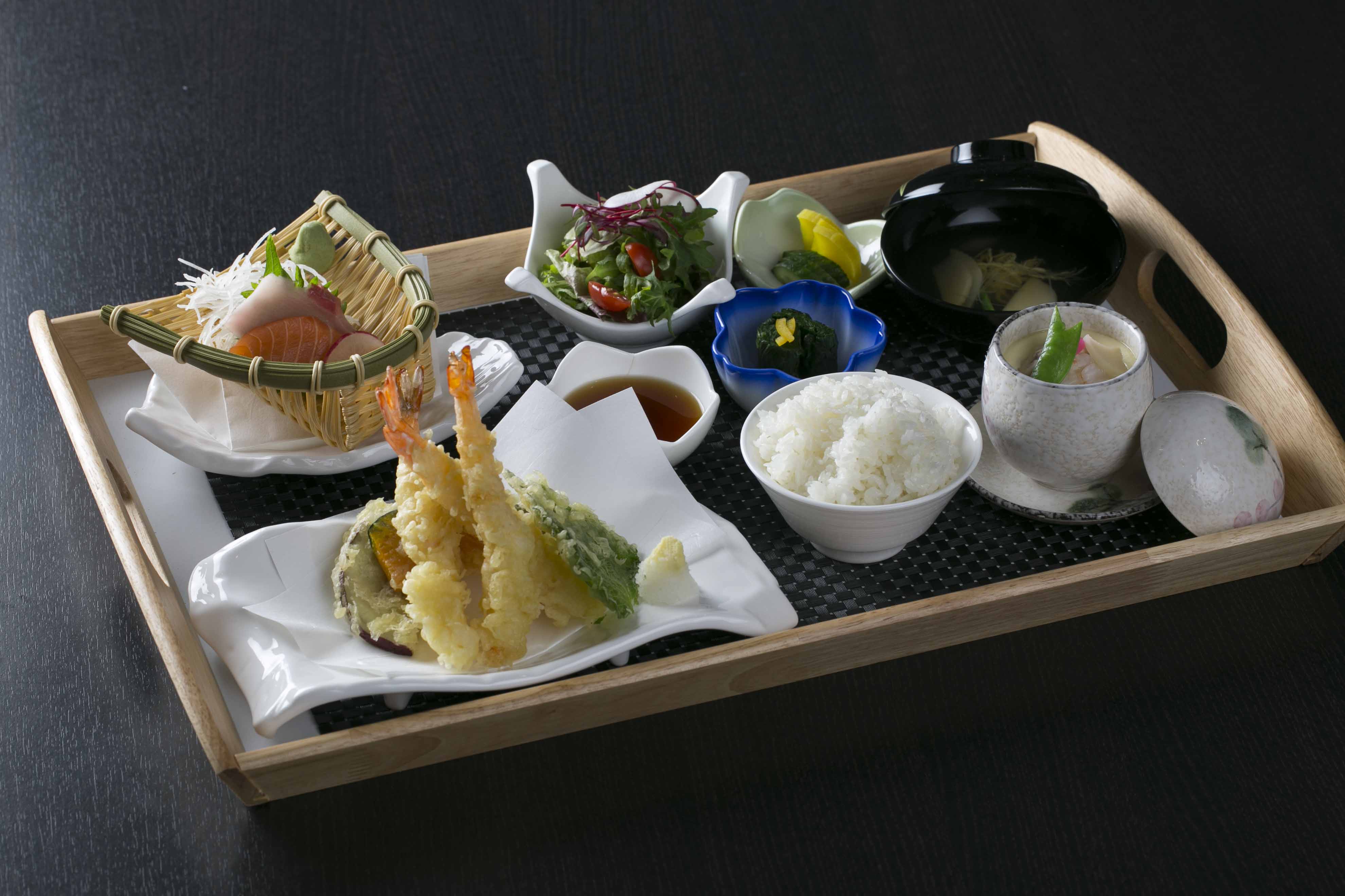 Order N4. Assorted Tempura Wazen food online from Icho Izakaya Fusion Cuisine store, Temple City on bringmethat.com