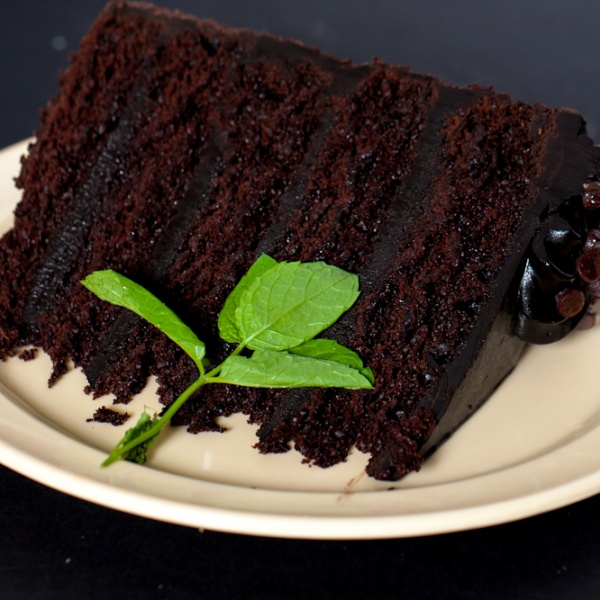 Order Chocolate Cake food online from Riviera Village Pizza store, Redondo Beach on bringmethat.com