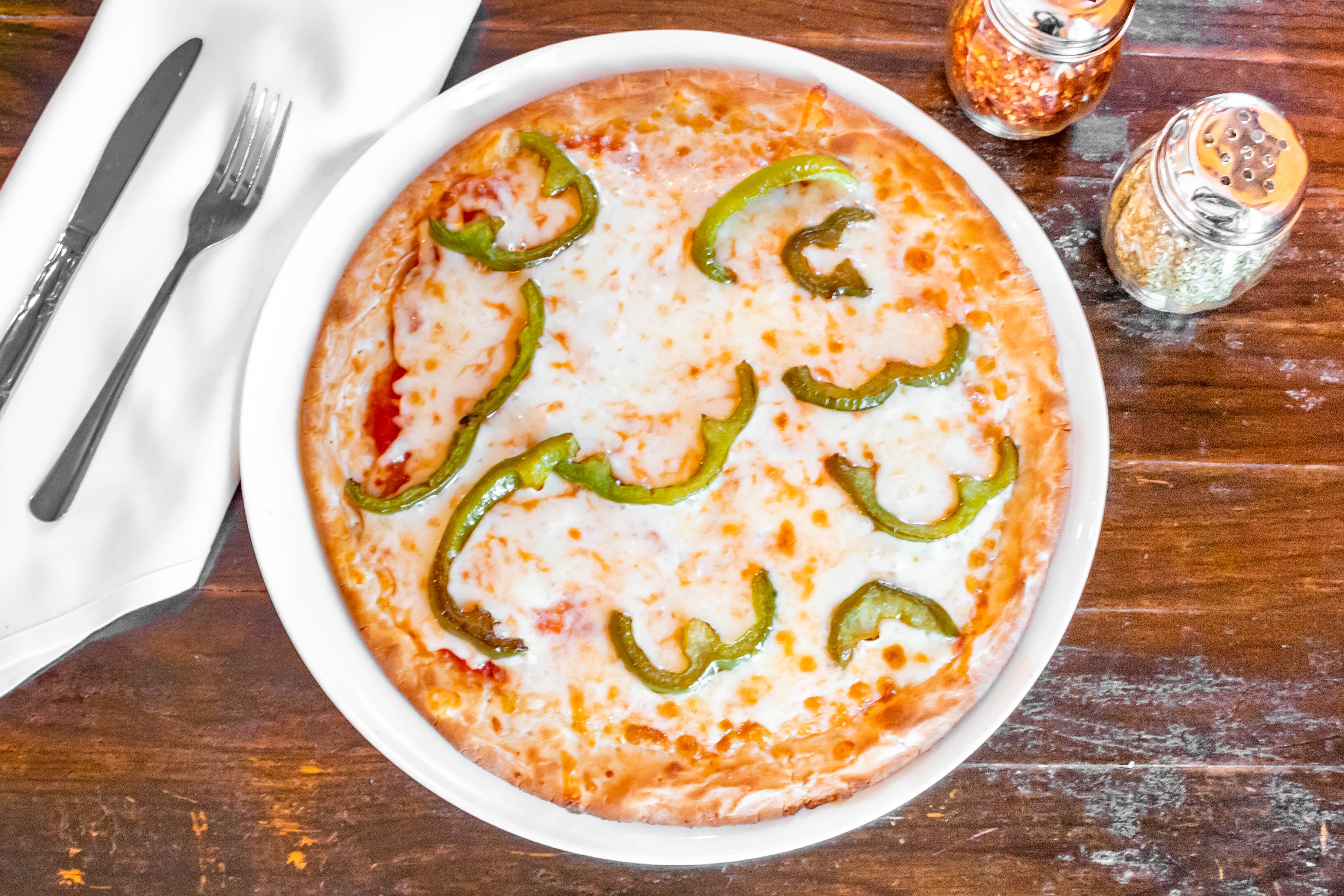 Order Gluten Free Green Peppers Pizza - Pizza food online from Mamma Mia Trattoria store, Langhorne on bringmethat.com