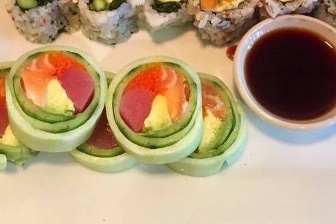 Order Old Town Roll food online from Zento Japanese Restaurant store, Alexandria on bringmethat.com