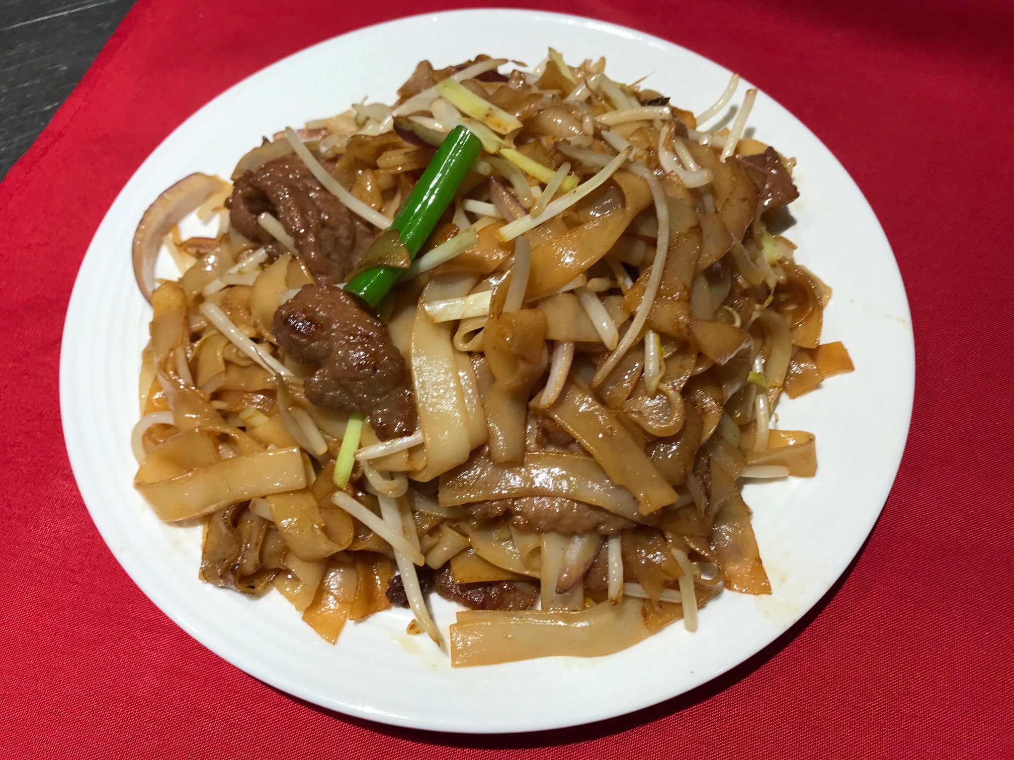 Order Beef Chow Fun 干炒牛河 food online from Golden Coast store, San Francisco on bringmethat.com