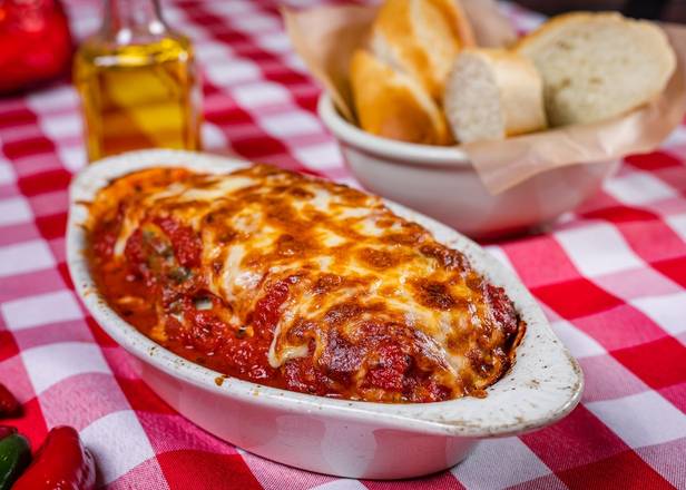 Order Homemade Lasagna Meat & Cheese food online from Enzo's Pizzeria store, Los Angeles on bringmethat.com